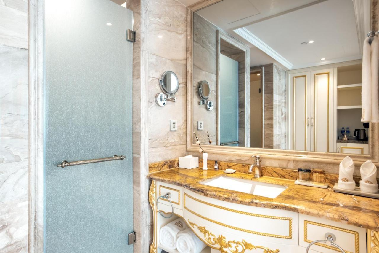 Отель Wyndham Grand Kunming East Экстерьер фото