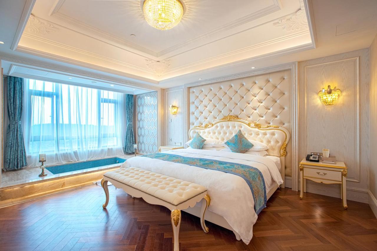 Отель Wyndham Grand Kunming East Экстерьер фото