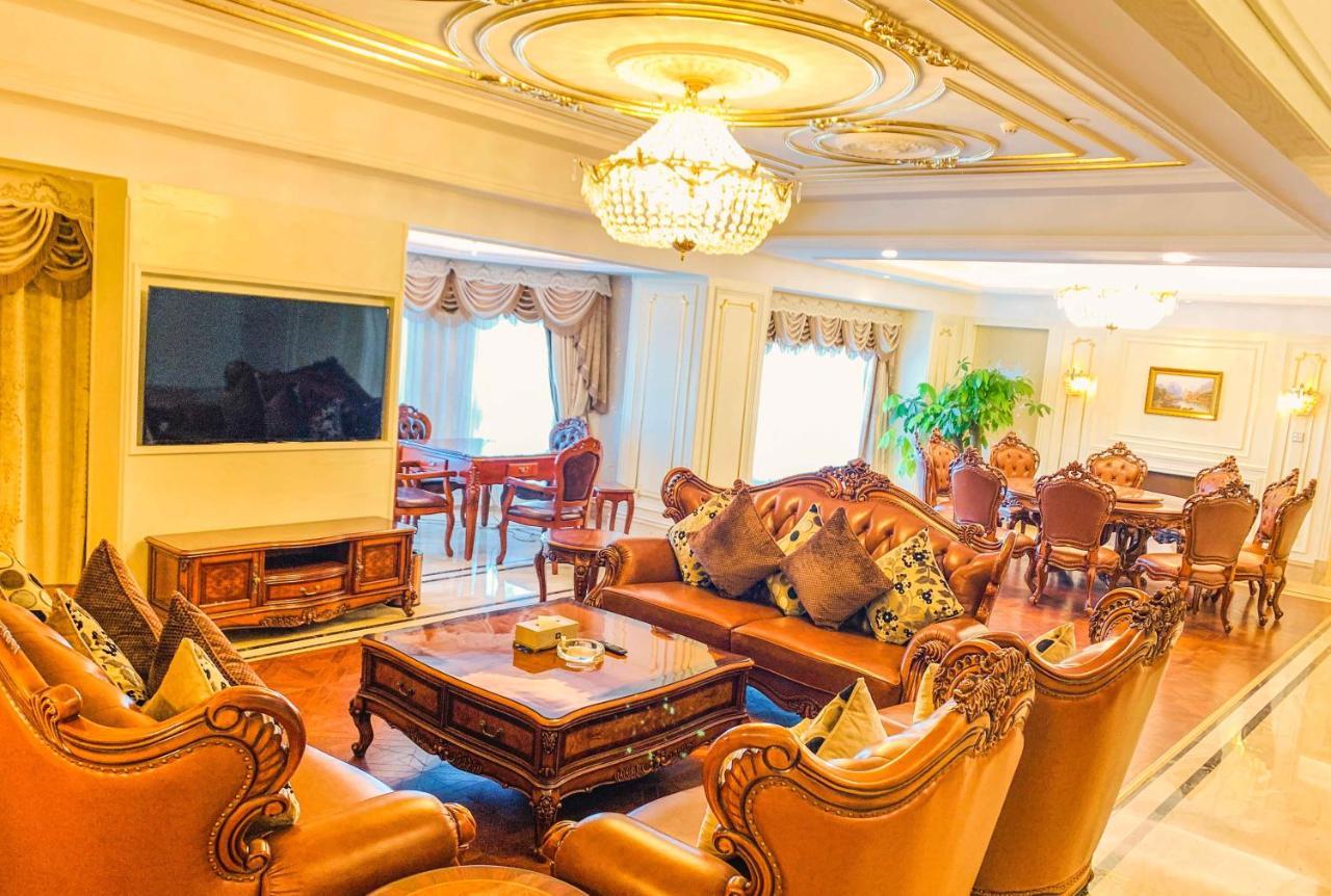 Отель Wyndham Grand Kunming East Экстерьер фото