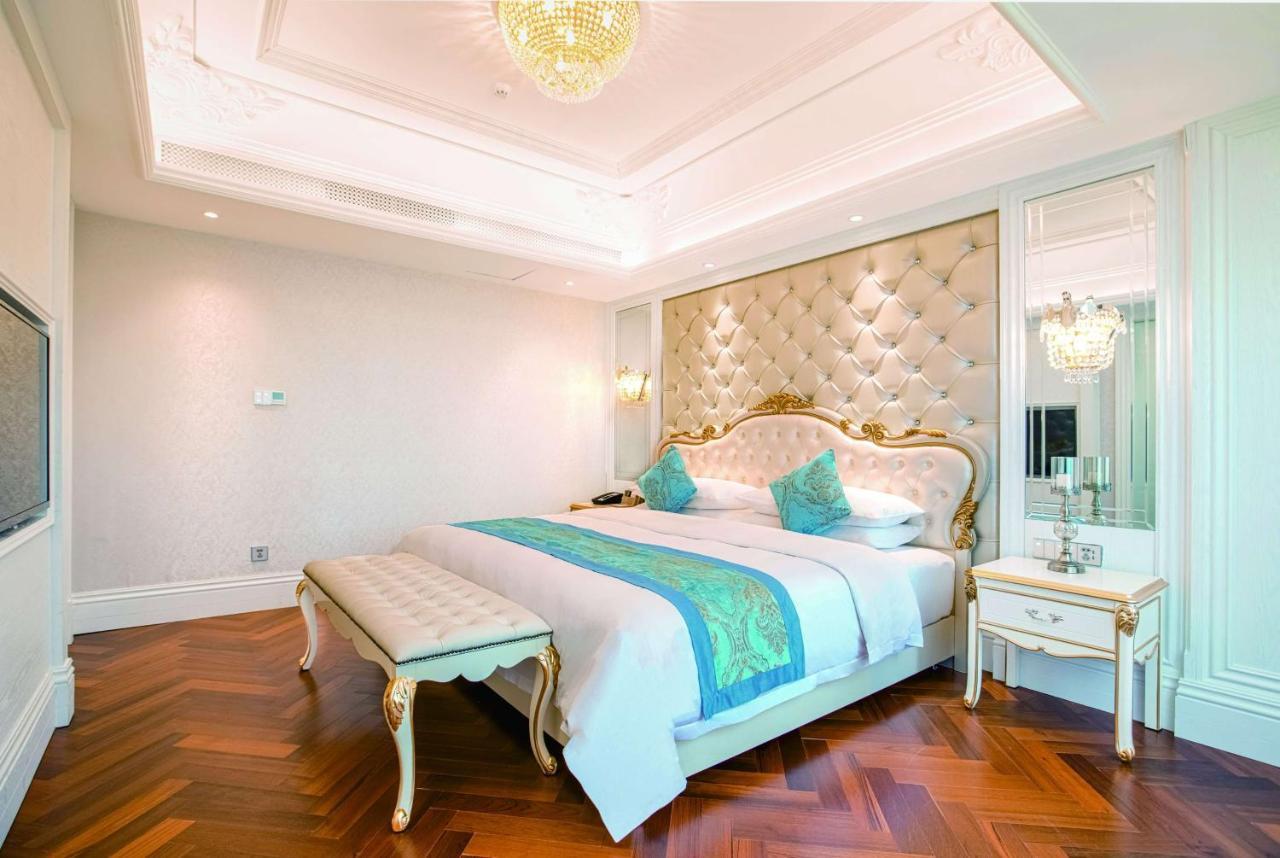 Отель Wyndham Grand Kunming East Экстерьер фото