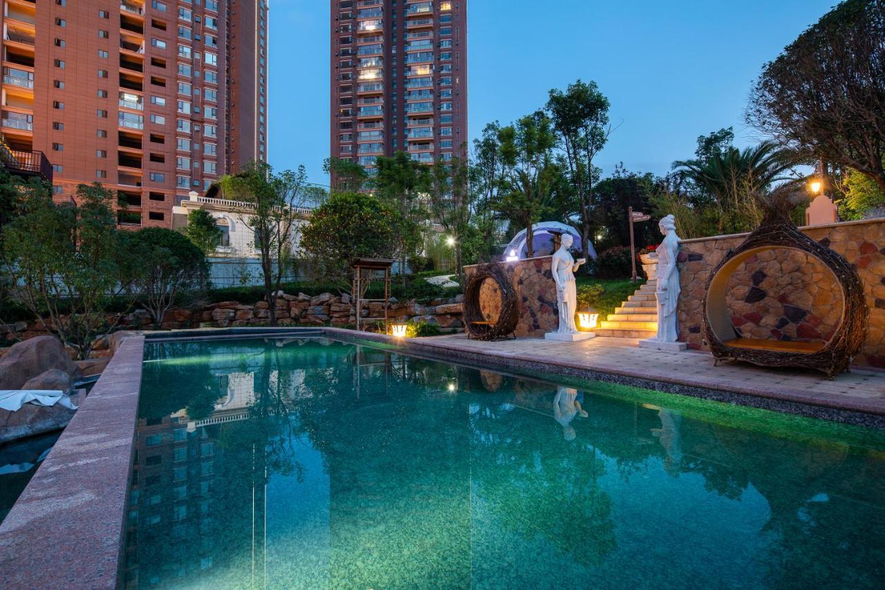 Отель Wyndham Grand Kunming East Экстерьер фото
