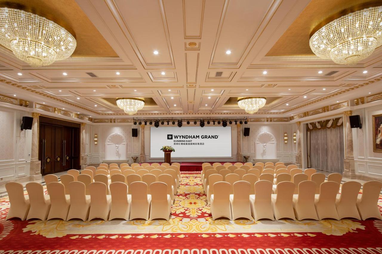 Отель Wyndham Grand Kunming East Экстерьер фото