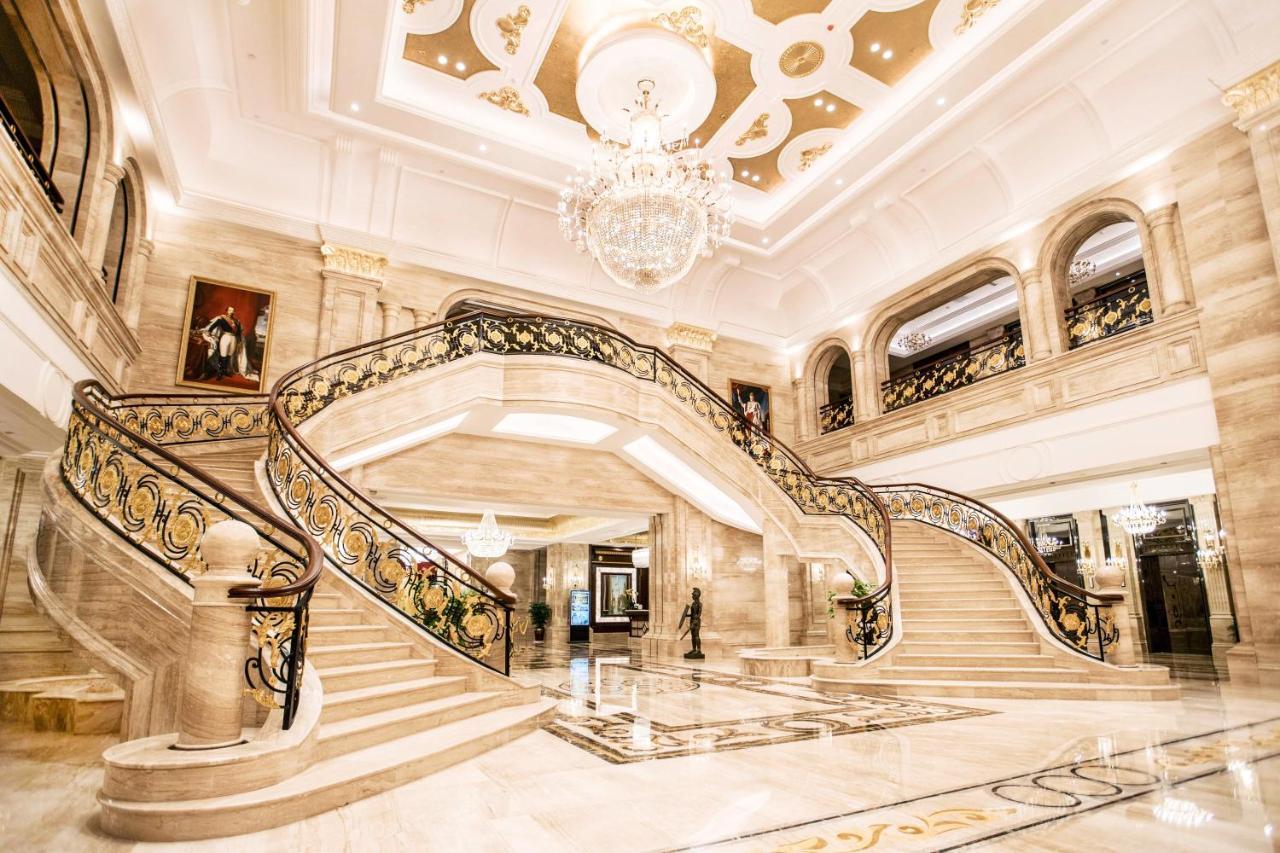 Отель Wyndham Grand Kunming East Экстерьер фото
