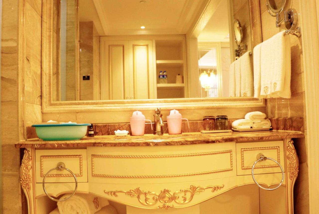 Отель Wyndham Grand Kunming East Экстерьер фото