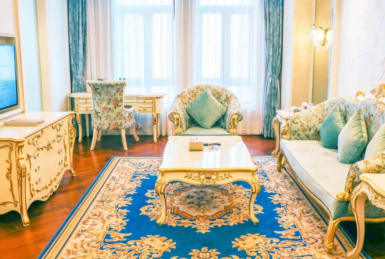 Отель Wyndham Grand Kunming East Экстерьер фото